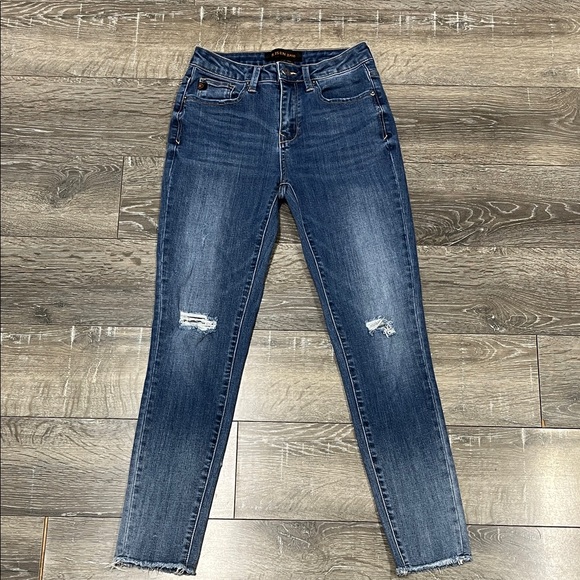 Risen Jeans Denim - Risen Jeans size 26/3 skinny raw ankle hem
